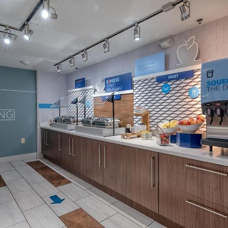 Holiday Inn Express Radcliff Fort Knox By Ihg Eksteriør billede