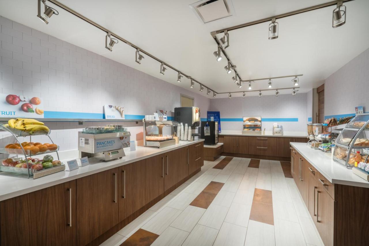 Holiday Inn Express Radcliff Fort Knox By Ihg Eksteriør billede