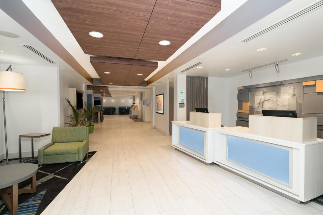 Holiday Inn Express Radcliff Fort Knox By Ihg Eksteriør billede