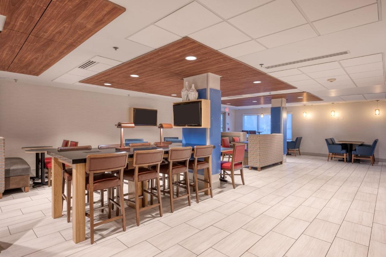 Holiday Inn Express Radcliff Fort Knox By Ihg Eksteriør billede