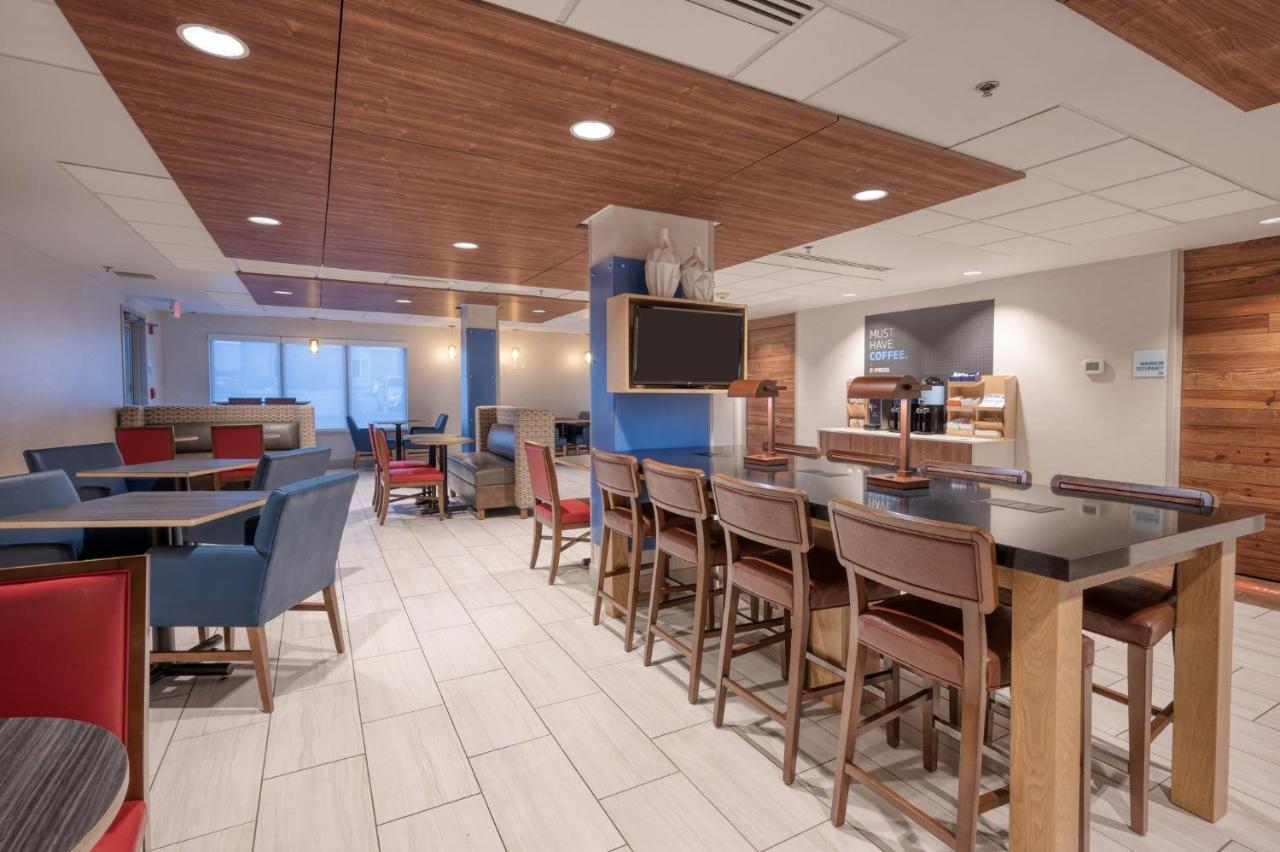 Holiday Inn Express Radcliff Fort Knox By Ihg Eksteriør billede