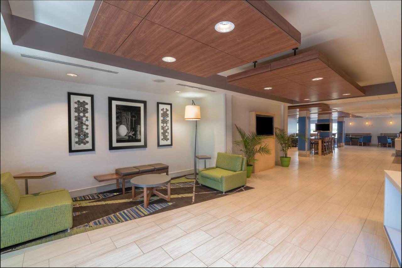 Holiday Inn Express Radcliff Fort Knox By Ihg Eksteriør billede